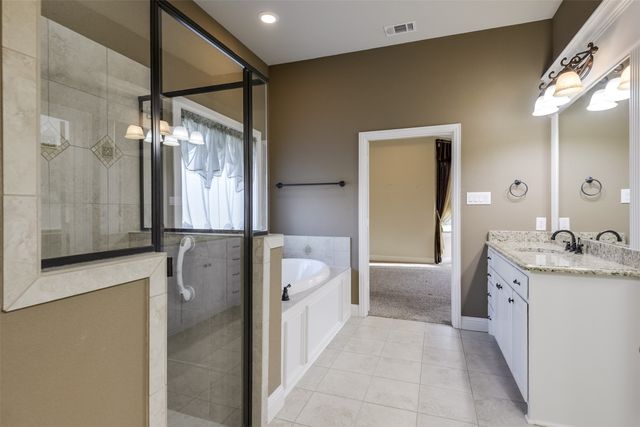 101 Tee Side Drive, Waxahachie, TX 75165