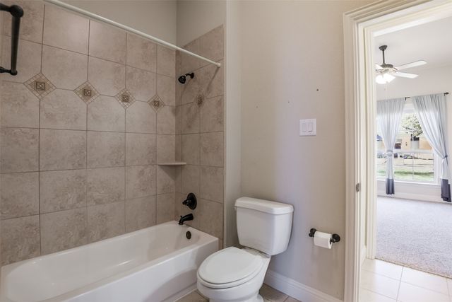 101 Tee Side Drive, Waxahachie, TX 75165