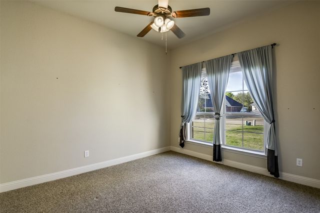 101 Tee Side Drive, Waxahachie, TX 75165