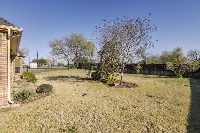 101 Tee Side Drive, Waxahachie, TX 75165