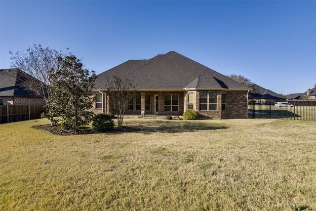 101 Tee Side Drive, Waxahachie, TX 75165