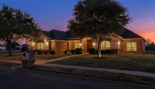 101 Tee Side Drive, Waxahachie, TX 75165