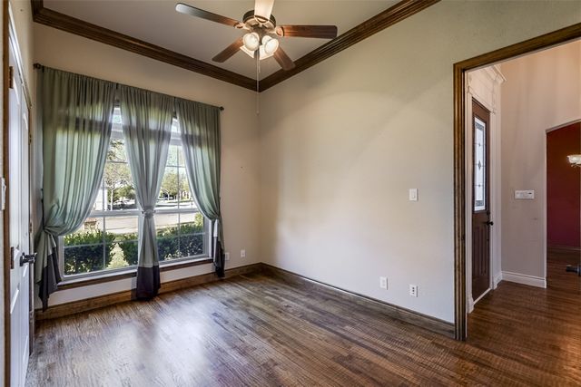 101 Tee Side Drive, Waxahachie, TX 75165