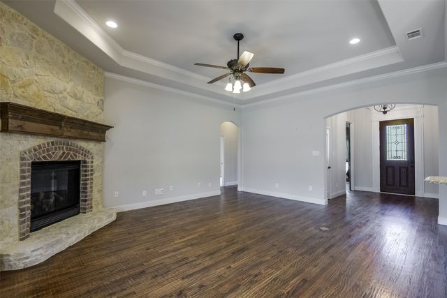 101 Tee Side Drive, Waxahachie, TX 75165