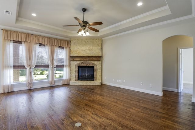 101 Tee Side Drive, Waxahachie, TX 75165