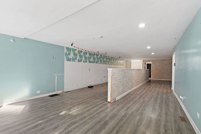 59 S Grove Avenue LOWER, Elgin, IL 60120