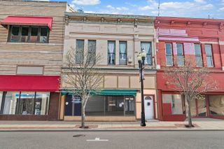 59 S Grove Avenue LOWER, Elgin, IL 60120