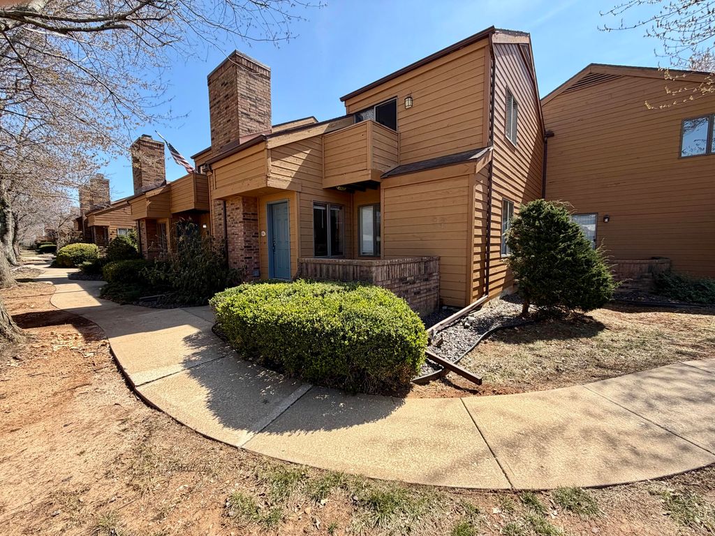 3440 S Delaware Avenue 129, Springfield, MO 65804