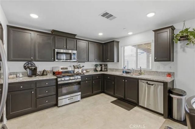 32894 Crown Point, Lake Elsinore, CA 92530