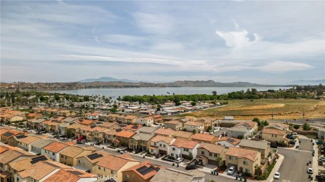 32894 Crown Point, Lake Elsinore, CA 92530