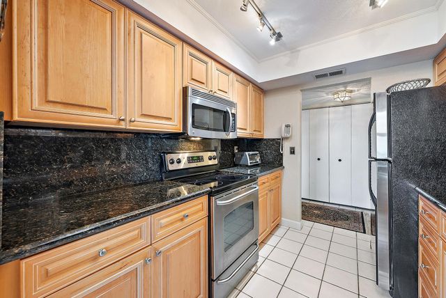 5440 N Ocean Drive 202, Riviera Beach, FL 33404