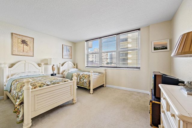 5440 N Ocean Drive 202, Riviera Beach, FL 33404