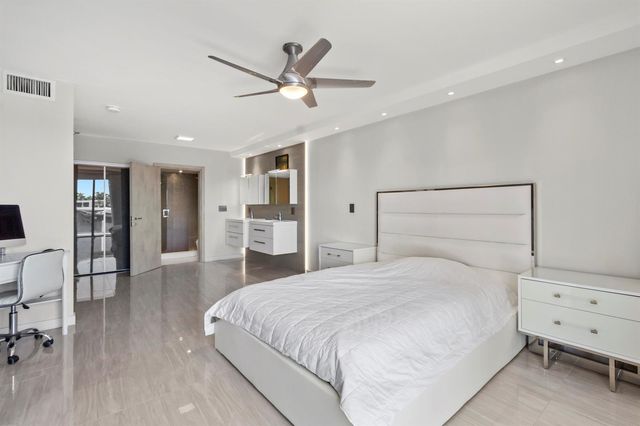 20515 E Country Club Drive 345, Aventura, FL 33180