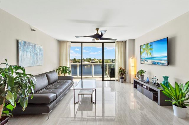20515 E Country Club Drive 345, Aventura, FL 33180