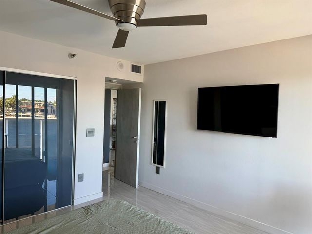 20515 E Country Club Drive 345, Aventura, FL 33180