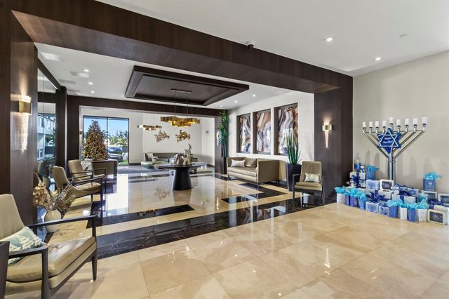 20515 E Country Club Drive 345, Aventura, FL 33180