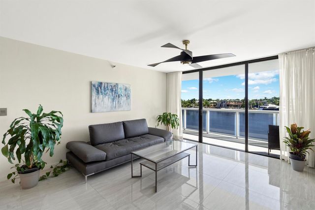 20515 E Country Club Drive 345, Aventura, FL 33180
