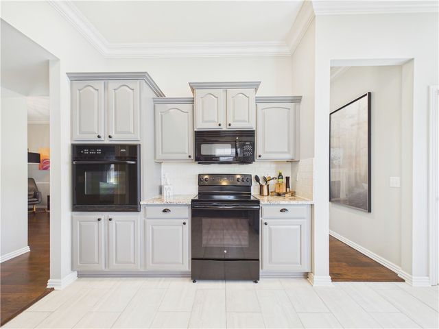 705 Maidstone Avenue, Bentonville, AR 72712
