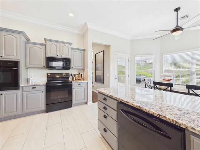 705 Maidstone Avenue, Bentonville, AR 72712