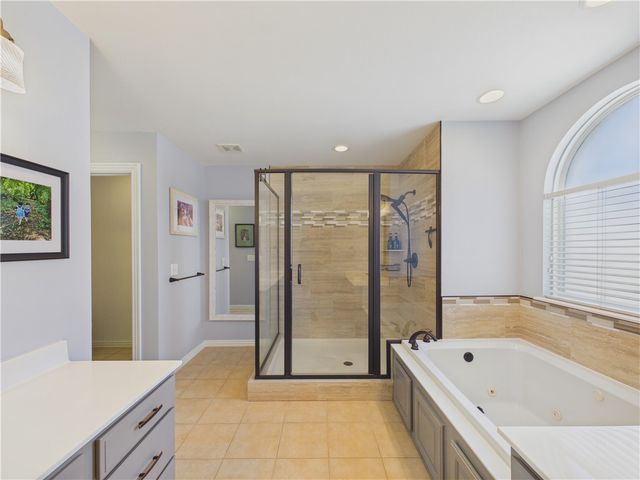 705 Maidstone Avenue, Bentonville, AR 72712