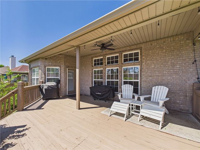 705 Maidstone Avenue, Bentonville, AR 72712