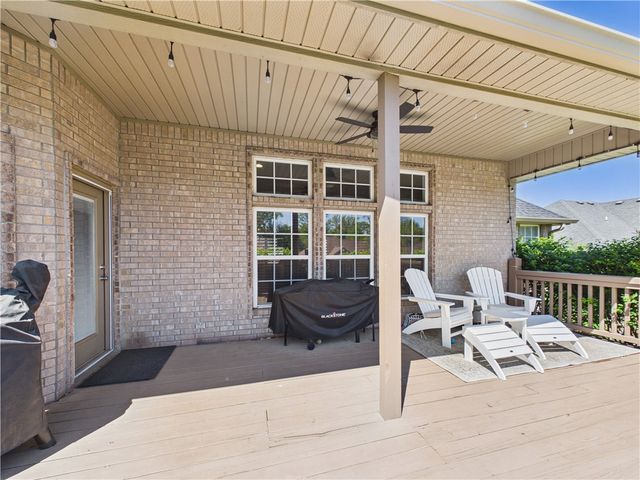 705 Maidstone Avenue, Bentonville, AR 72712