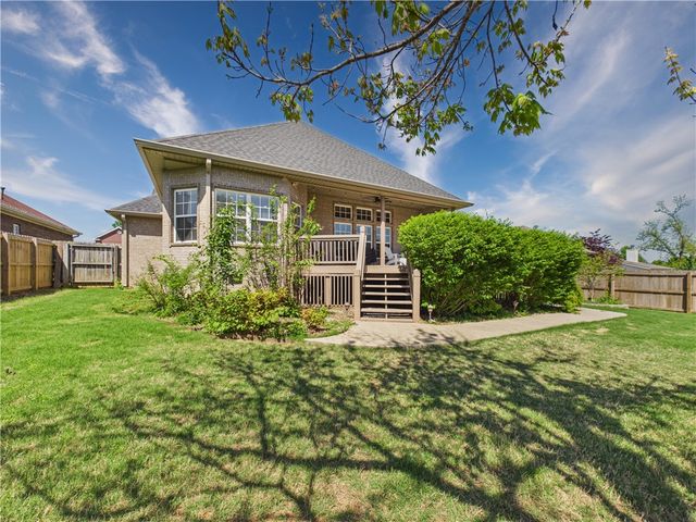 705 Maidstone Avenue, Bentonville, AR 72712