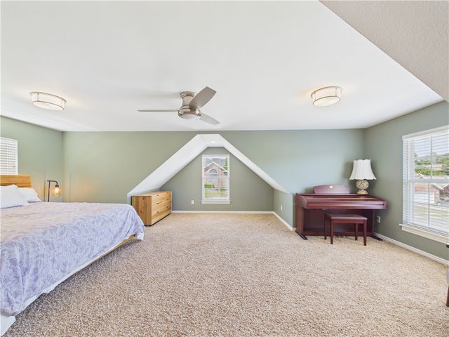 705 Maidstone Avenue, Bentonville, AR 72712