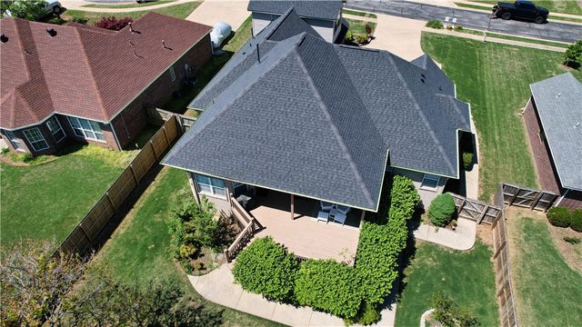 705 Maidstone Avenue, Bentonville, AR 72712