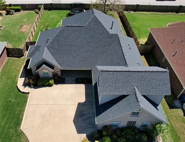 705 Maidstone Avenue, Bentonville, AR 72712