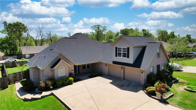 705 Maidstone Avenue, Bentonville, AR 72712