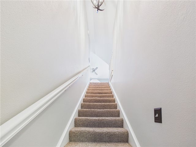 705 Maidstone Avenue, Bentonville, AR 72712