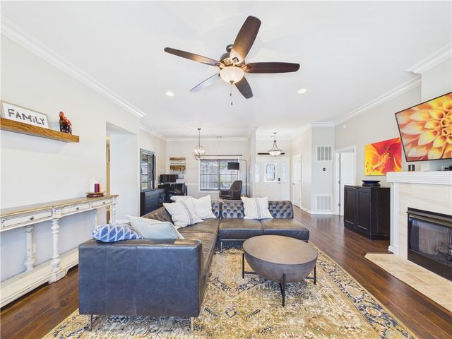 705 Maidstone Avenue, Bentonville, AR 72712