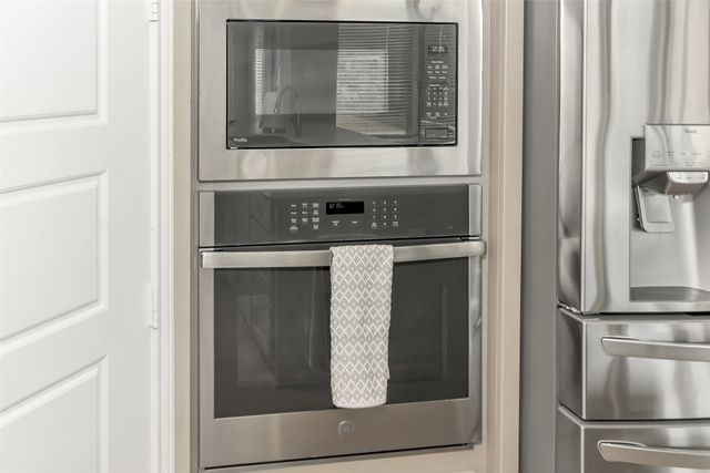 5708 Lake Jackson Drive, Fort Worth, TX 76126