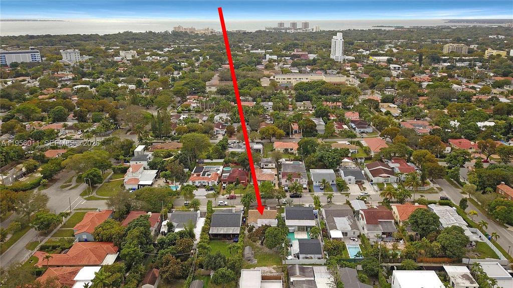 Image 10 of property listing at 1345 SW 17th St, Miami, FL 33145