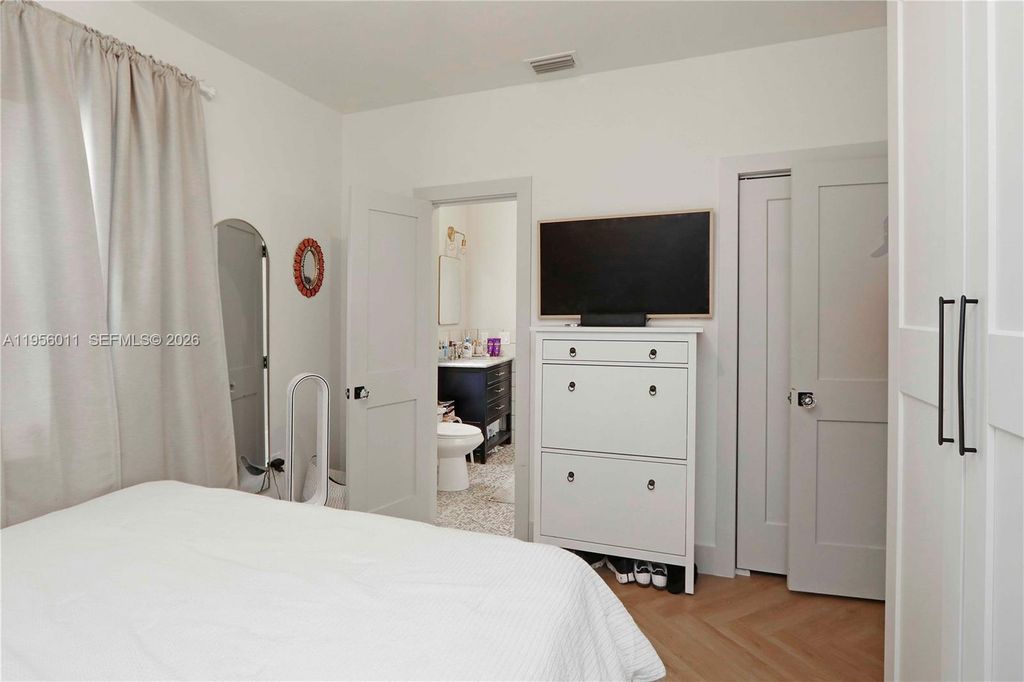 Image 18 of property listing at 1345 SW 17th St, Miami, FL 33145