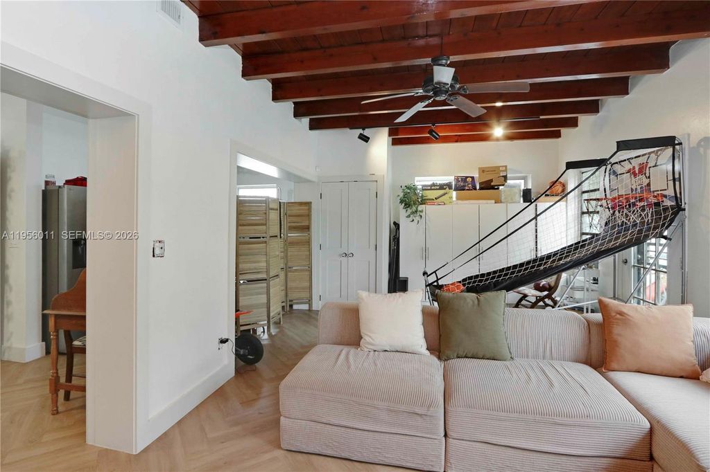 Image 5 of property listing at 1345 SW 17th St, Miami, FL 33145