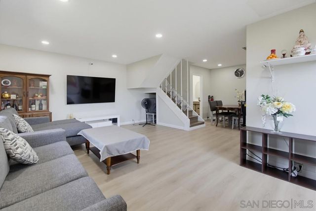 10142 Caminito Zar, San Diego, CA 92126