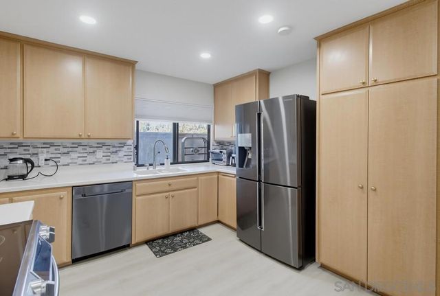 10142 Caminito Zar, San Diego, CA 92126