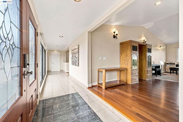 41794 Vargas Rd, Fremont, CA 94539