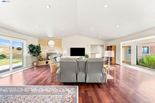 41794 Vargas Rd, Fremont, CA 94539