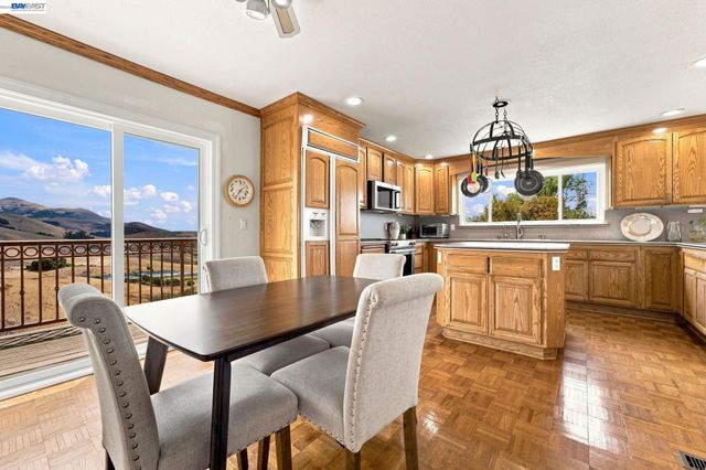41794 Vargas Rd, Fremont, CA 94539