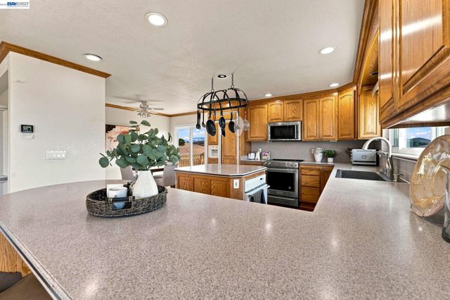 41794 Vargas Rd, Fremont, CA 94539