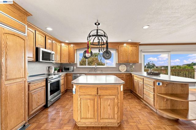 41794 Vargas Rd, Fremont, CA 94539