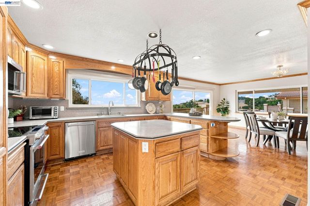 41794 Vargas Rd, Fremont, CA 94539