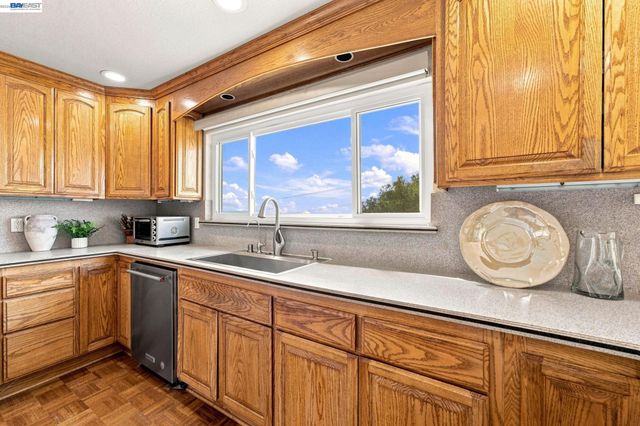 41794 Vargas Rd, Fremont, CA 94539