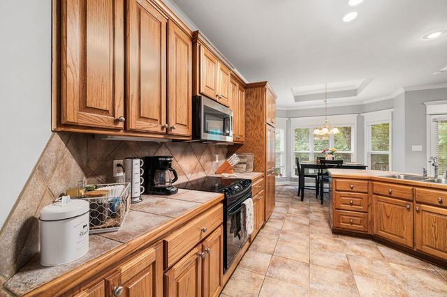 17 Chicot Dr, Maumelle, AR 72113