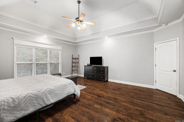 17 Chicot Dr, Maumelle, AR 72113