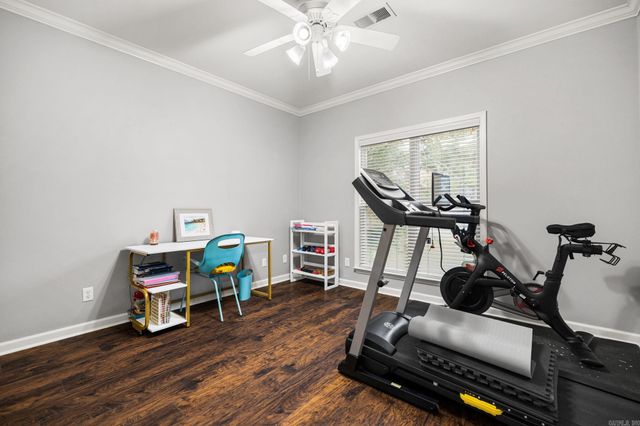 17 Chicot Dr, Maumelle, AR 72113
