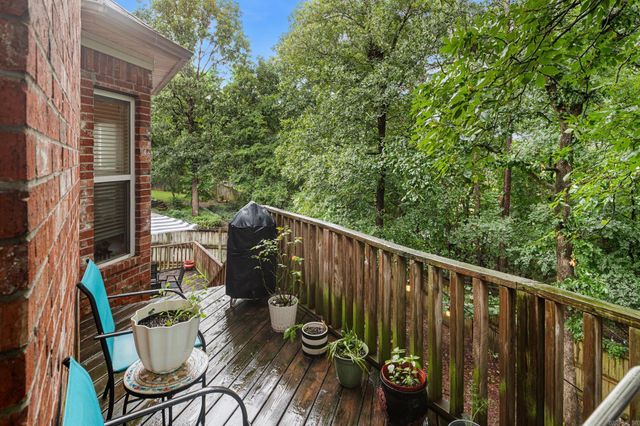 17 Chicot Dr, Maumelle, AR 72113